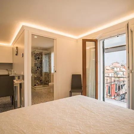 Venetian Roof View Apartment *